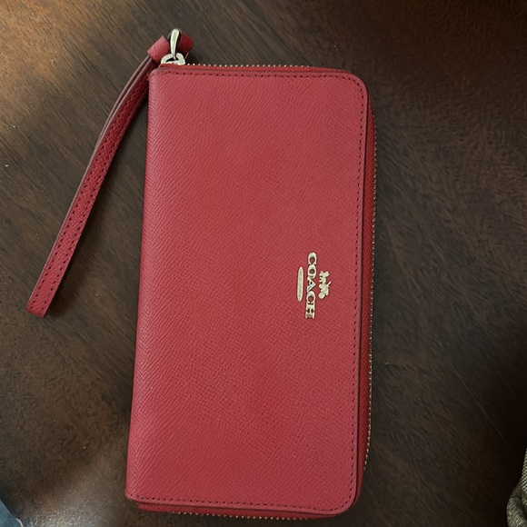 Coach purse and wallet never been used.  Got as gift, not my style. - Picture 3 of 5